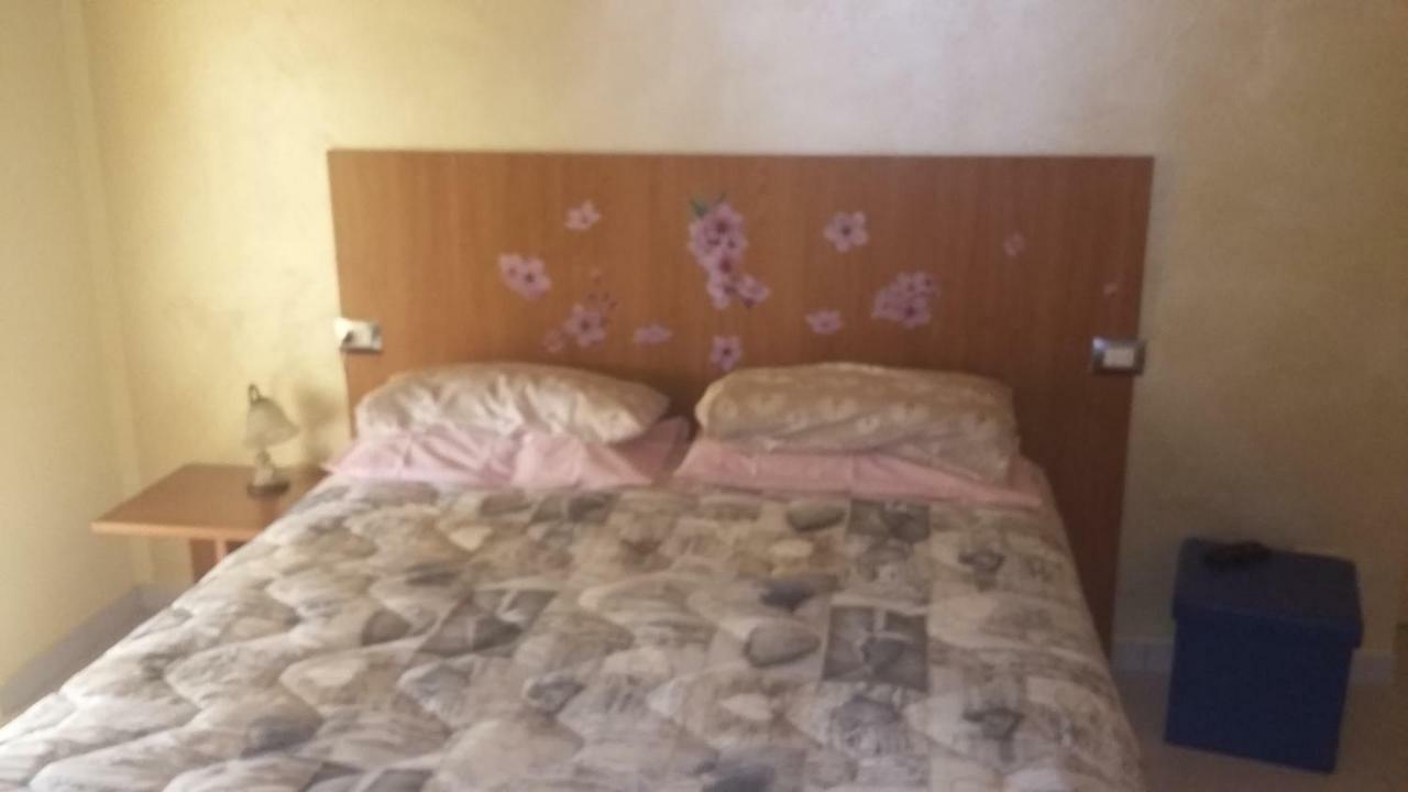 B&B Peschi In Fiore Valeggio sul Mincio Buitenkant foto
